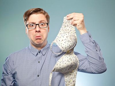 Cosa-succede-se-un-uomo-indossa-il-reggiseno-per-un-giorno_image_ini_620x465_downonly.jpg