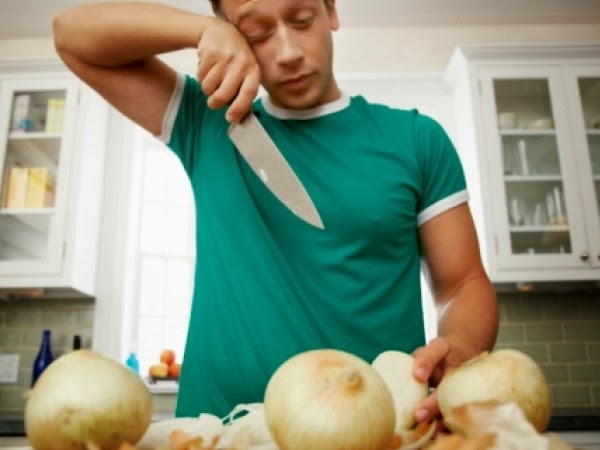 Rimedi+naturali+per+non+piangere+quando+si+sbuccia+una+cipolla.jpg