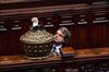 brunetta_vota_presidente_della_repubblica_problemi_altezza_urna.jpg