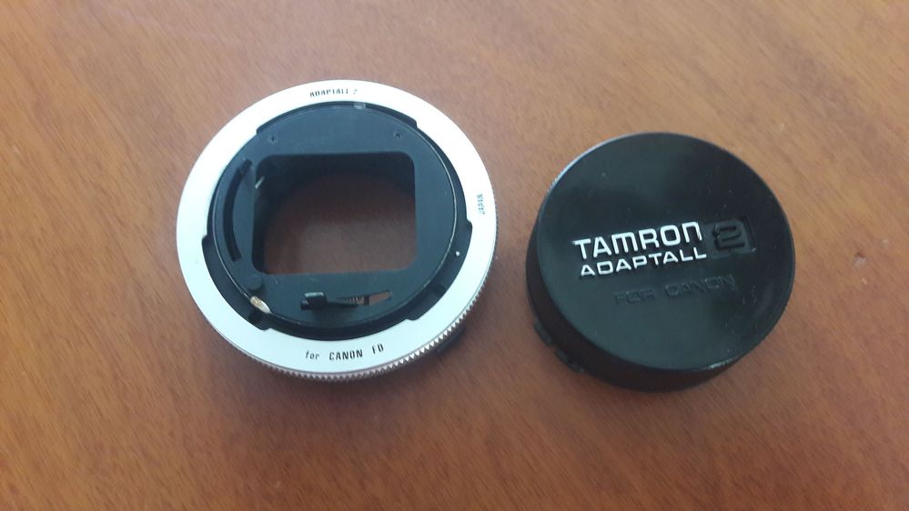 adattatore con coperchio TAMRON x Canon.jpg
