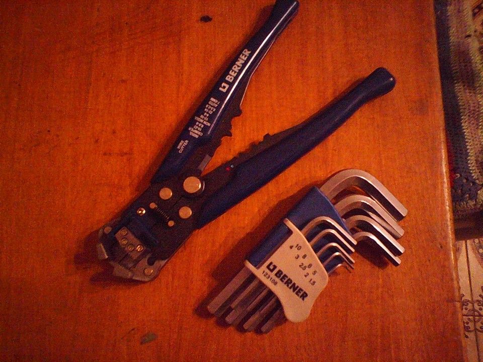 pinza elettricisti e chiavini BERNBER 39€.jpg