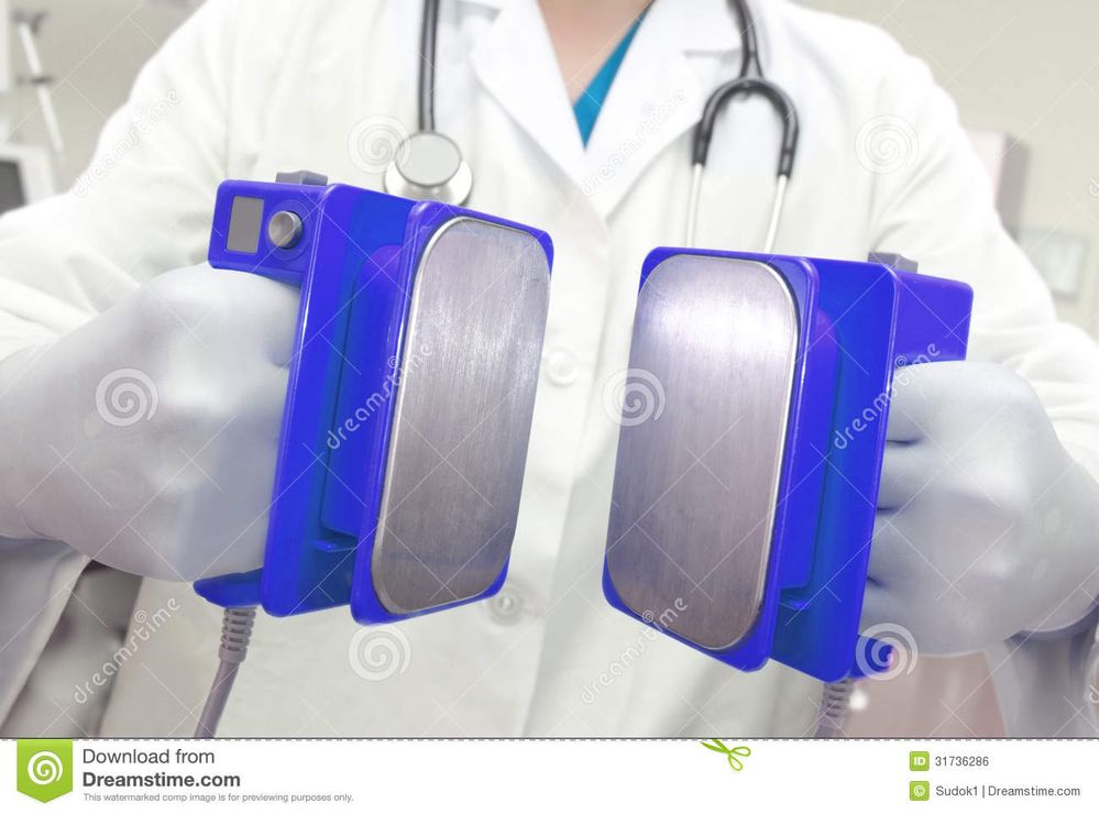 medico-con-elettroshock-i-31736286.jpg